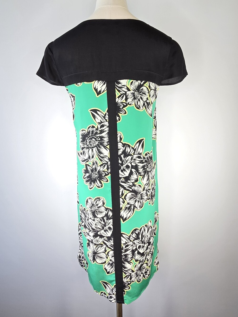 Anthropologie Maeve Silk Floral Shift Mini Dress Green & Black Size 6 - Picture 5 of 8